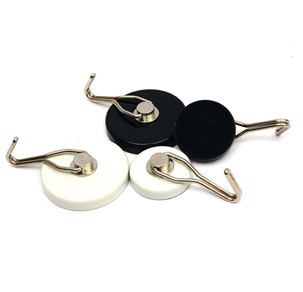 Magnetic Reversible Hooks